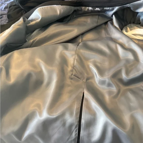 Haggar Men's Elegant gray Blazer. Perfect condition. Worn one time. - Picture 2 of 4